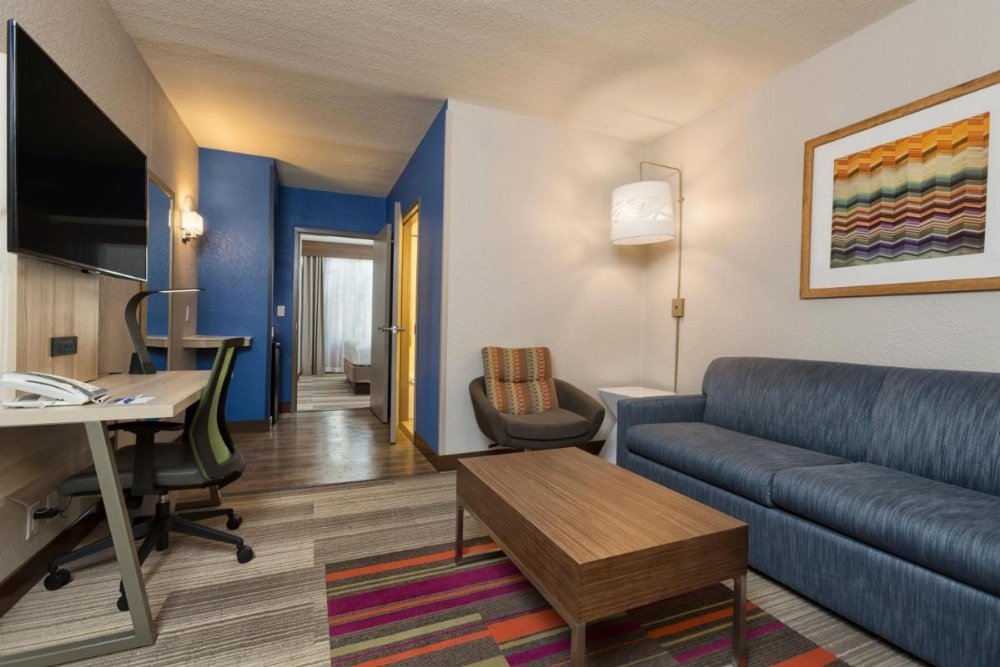 Room image 3